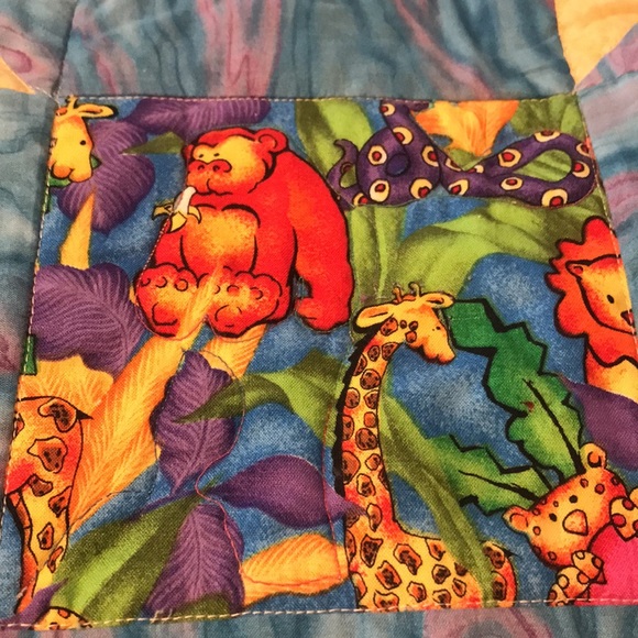 Child’s snuggle quilt - Picture 4 of 12